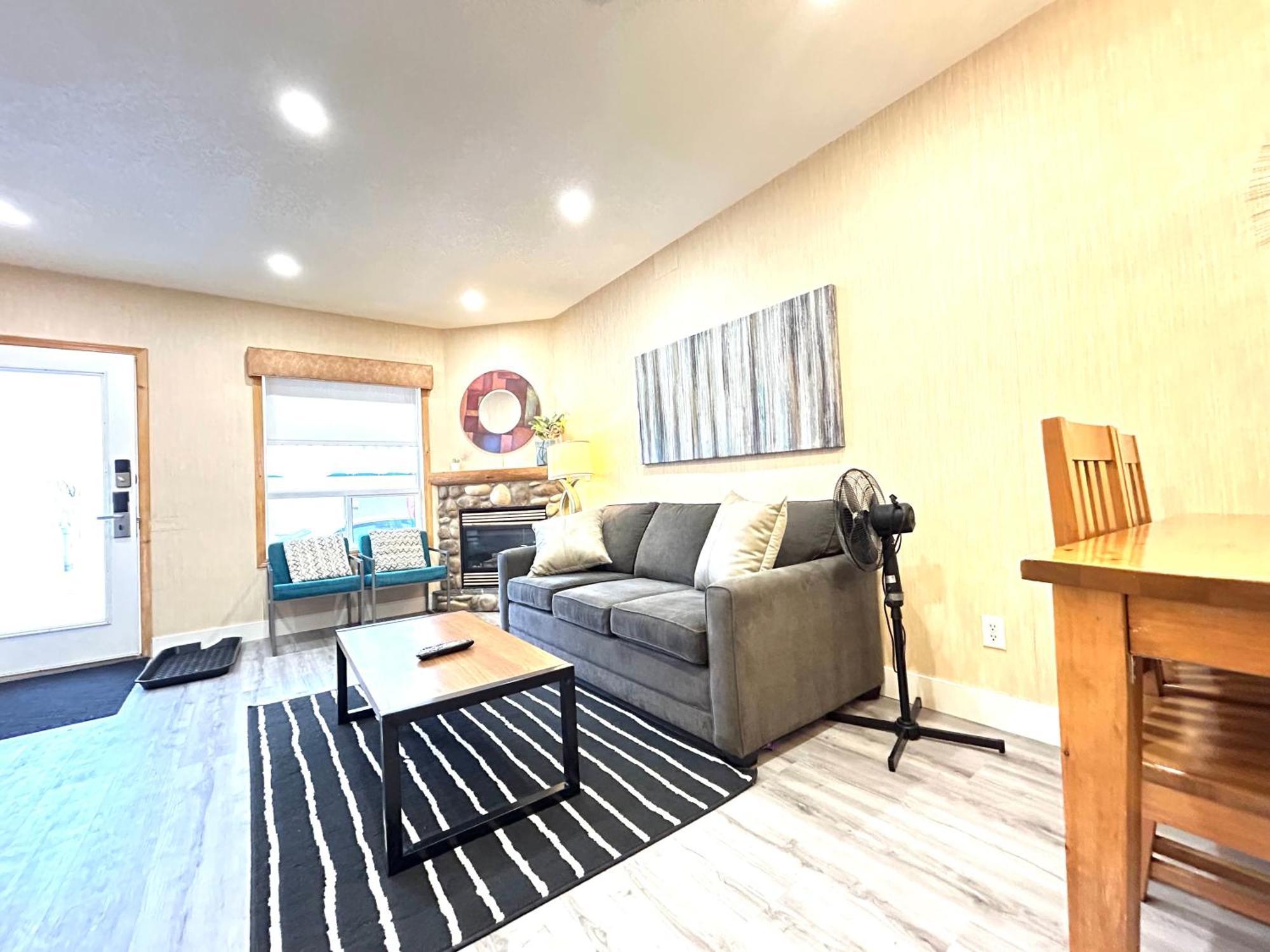Banff Wood Lodge Canmore Dış mekan fotoğraf